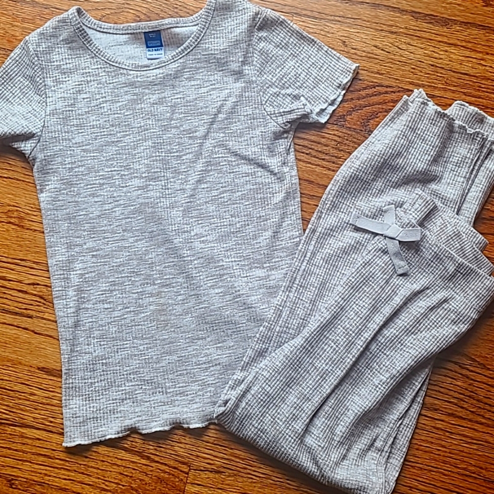Girls Pajama Set Size M